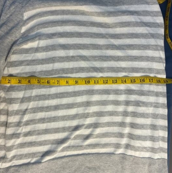 Time And Tru Gray And White Striped Women's Sweater with Teal Hearts On Sleeves - Picture 6 of 6